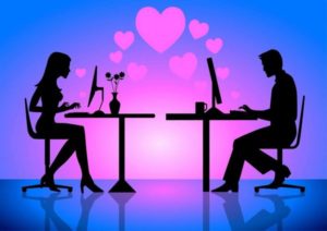 Homme et femme chat romantique en ligne